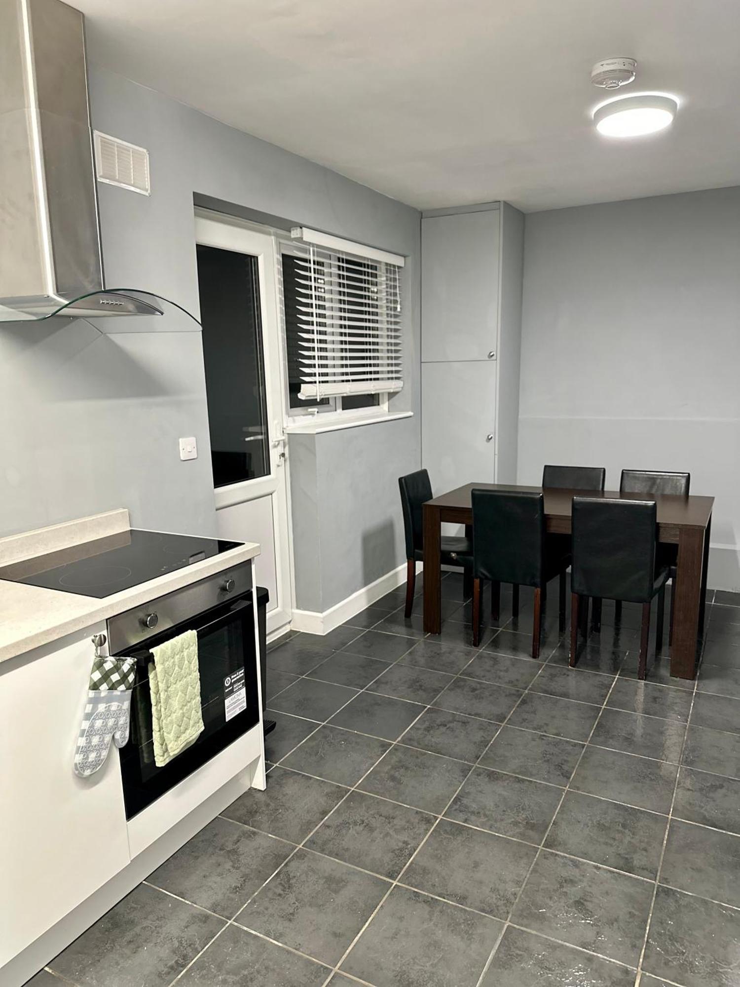 Cosy En-Suite Double Room1 Heathrow Accommodation Northolt  Exteriör bild