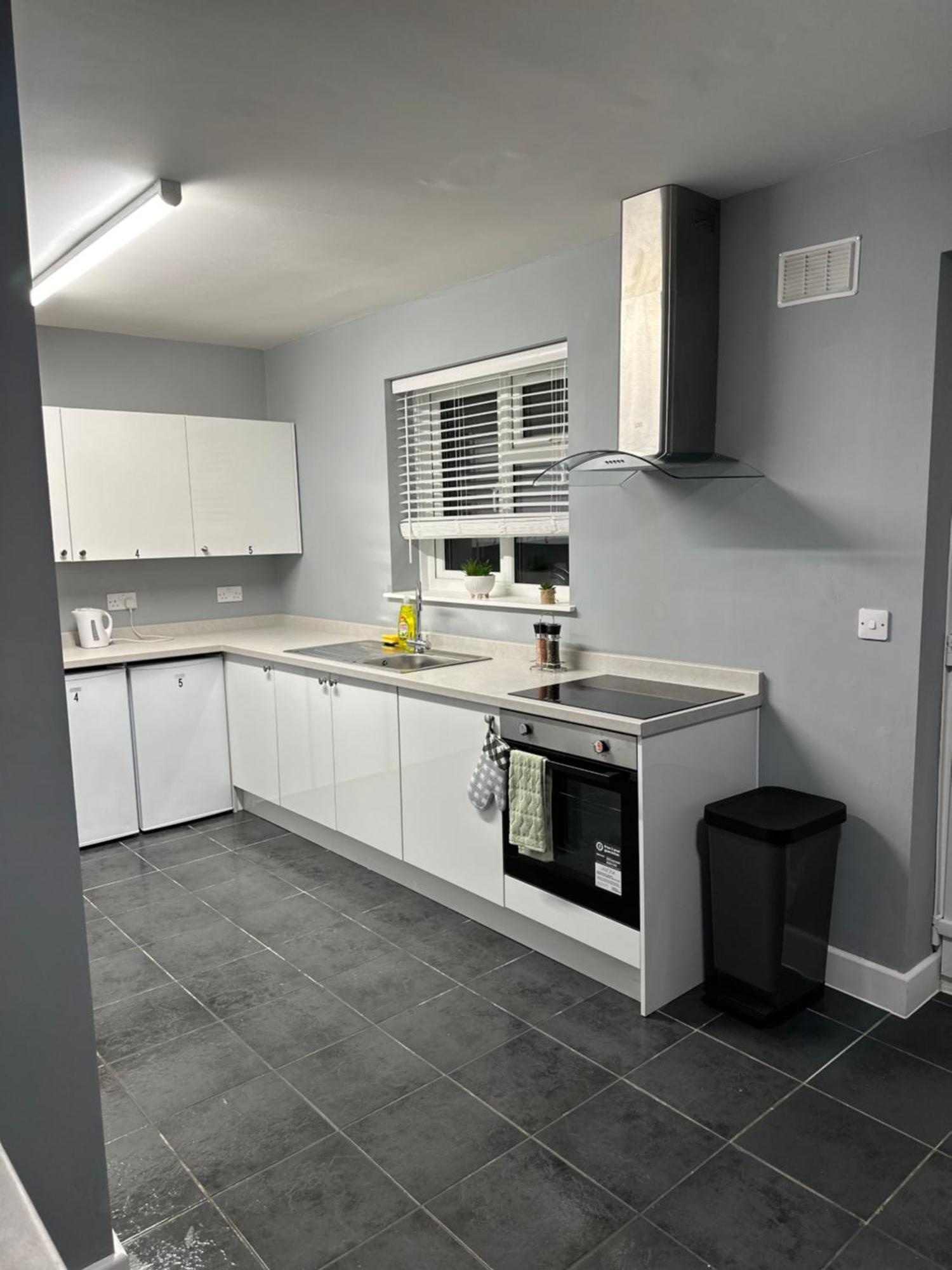 Cosy En-Suite Double Room1 Heathrow Accommodation Northolt  Exteriör bild
